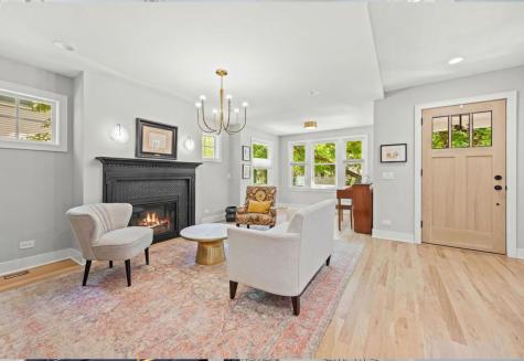 527 Woodbine Avenue Oak Park IL 60302