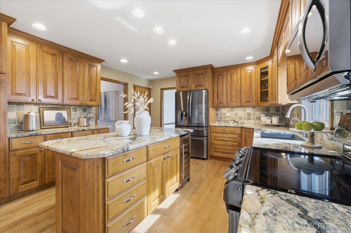 1872 Jahns Drive Wheaton IL 60189