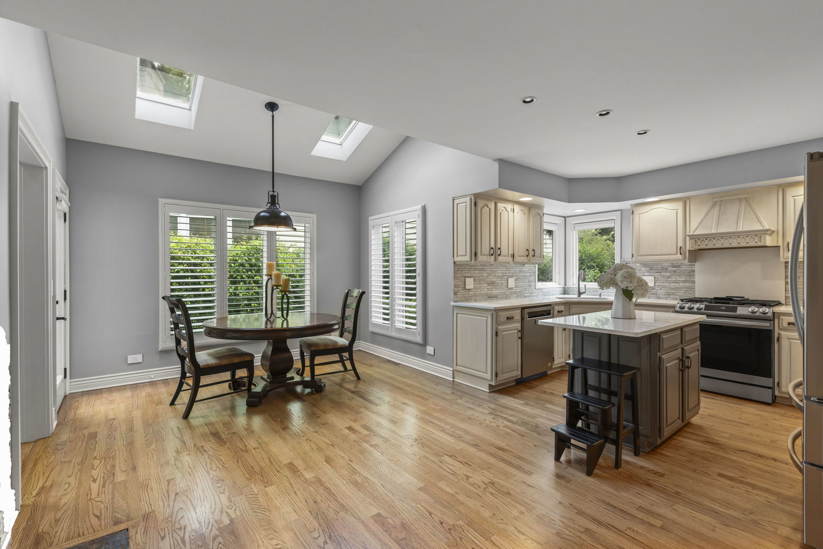 816 Spindletree Avenue Naperville IL 60565