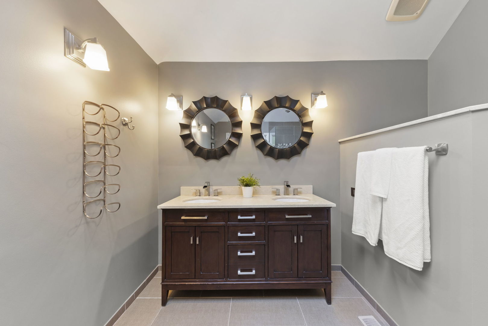 816 Spindletree Avenue Naperville IL 60565