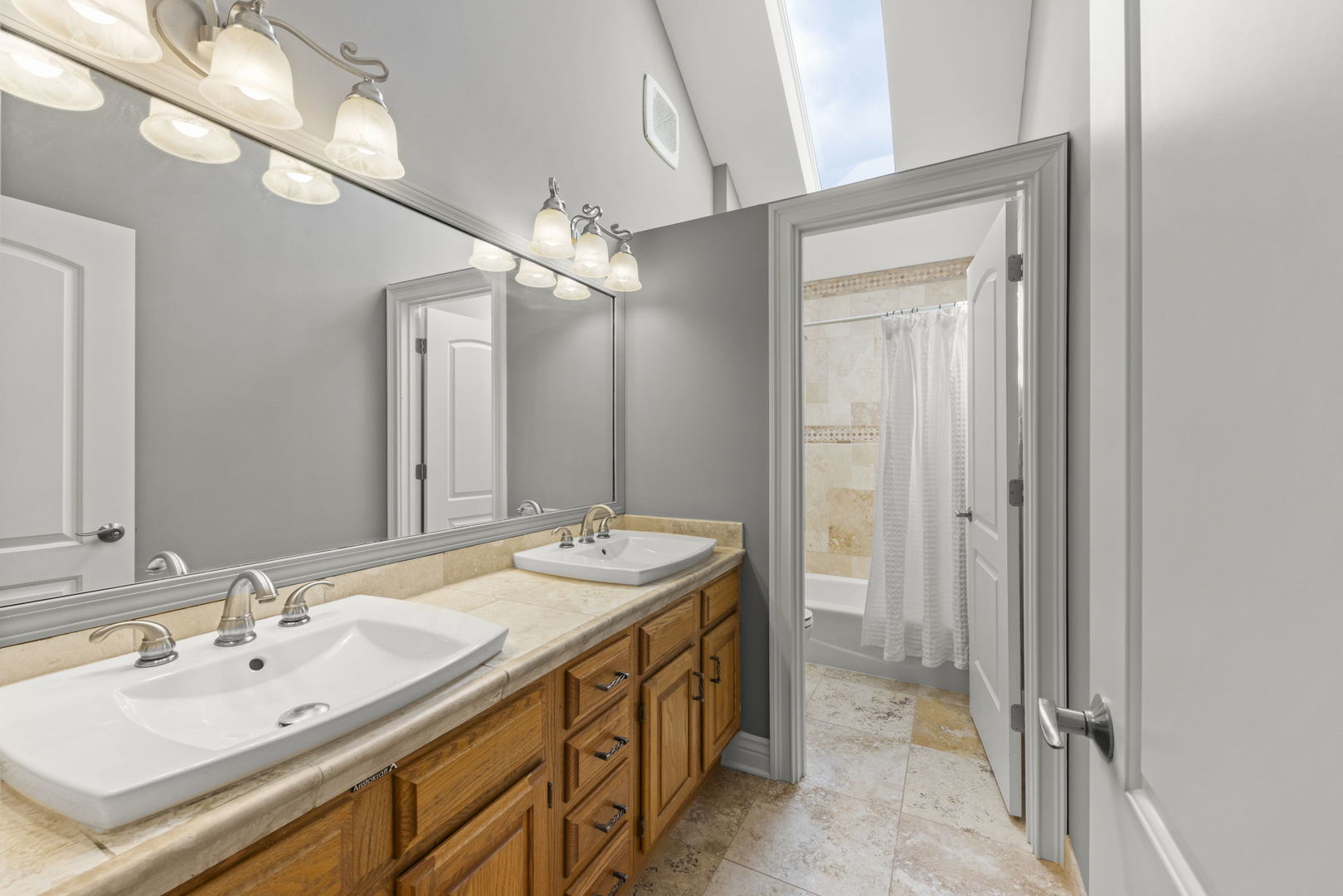 816 Spindletree Avenue Naperville IL 60565