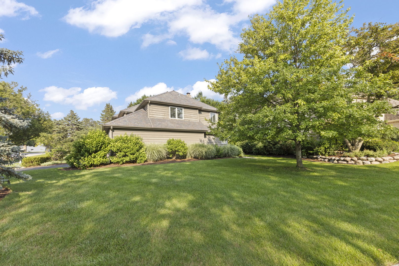 816 Spindletree Avenue Naperville IL 60565