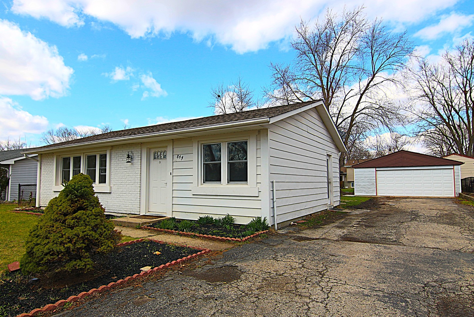 844 Tamms Lane Bolingbrook IL 60440