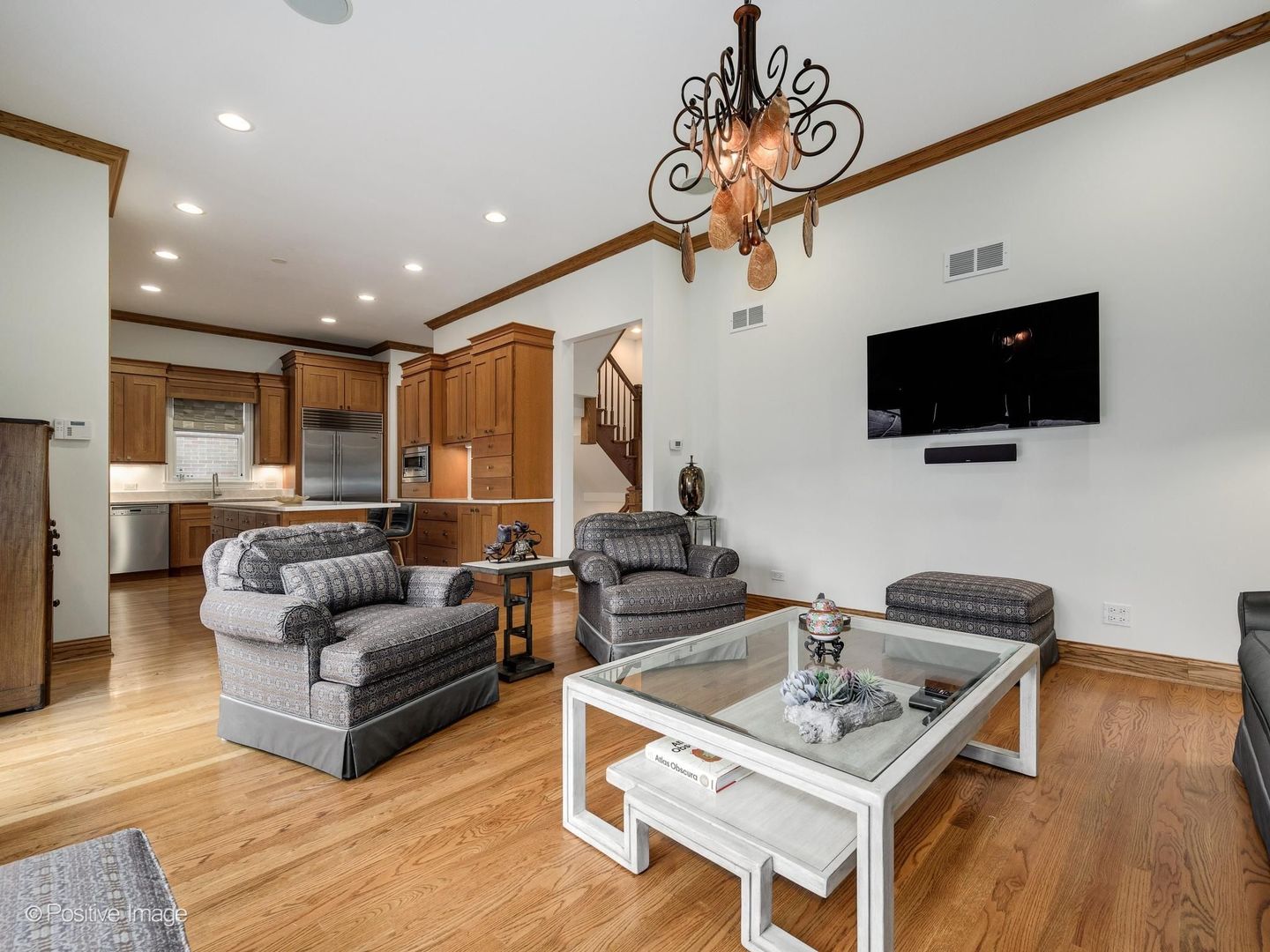 2664 North Hartland Court Chicago IL 60614