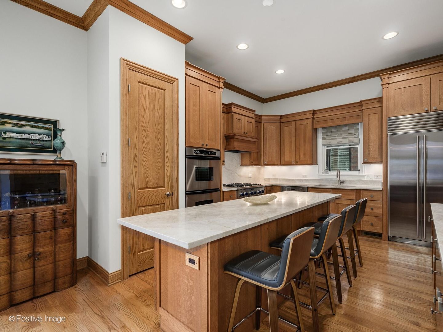 2664 North Hartland Court Chicago IL 60614