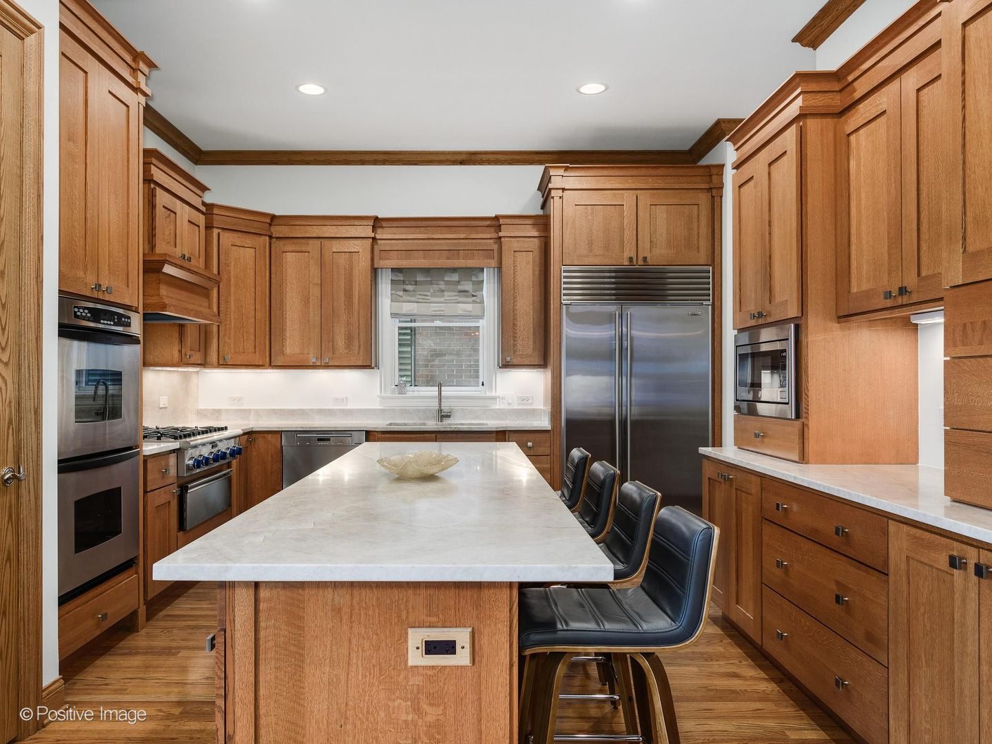 2664 North Hartland Court Chicago IL 60614
