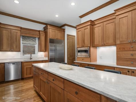 2664 North Hartland Court Chicago IL 60614