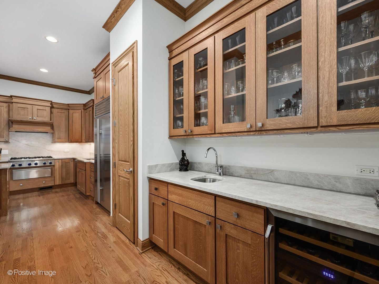2664 North Hartland Court Chicago IL 60614