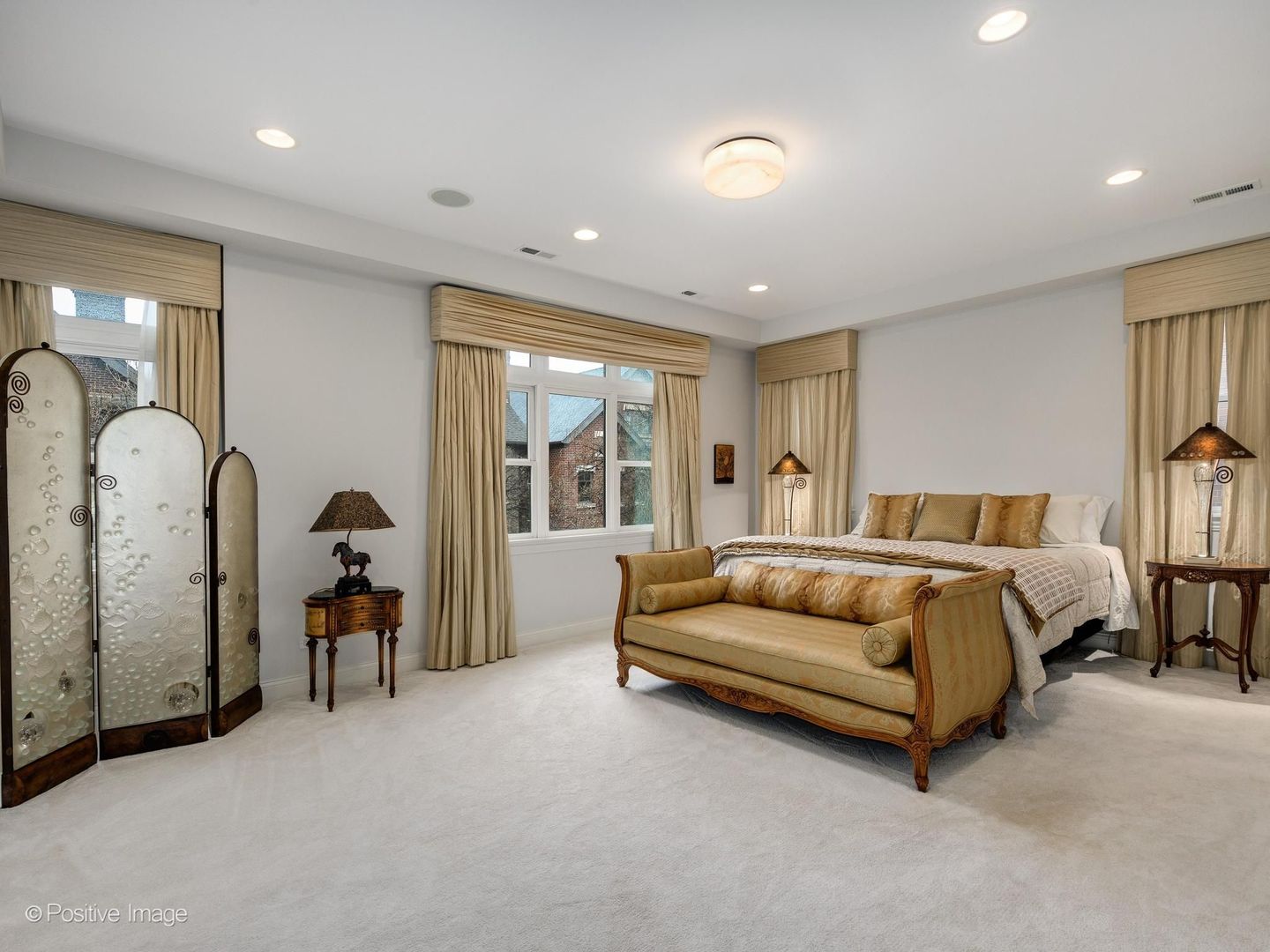 2664 North Hartland Court Chicago IL 60614