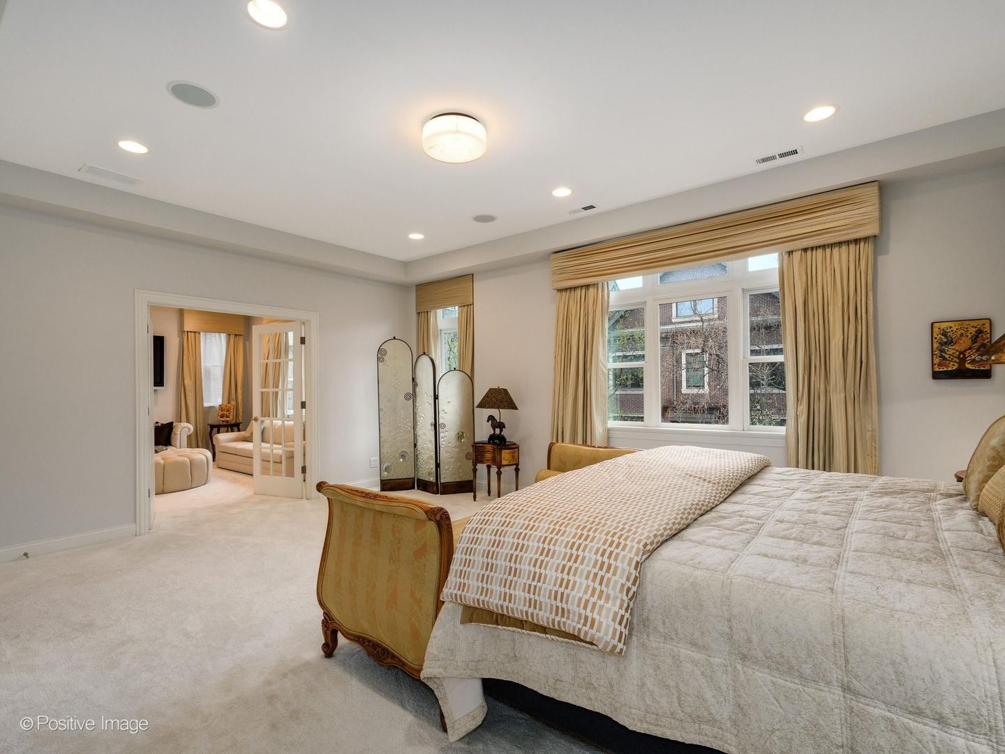 2664 North Hartland Court Chicago IL 60614