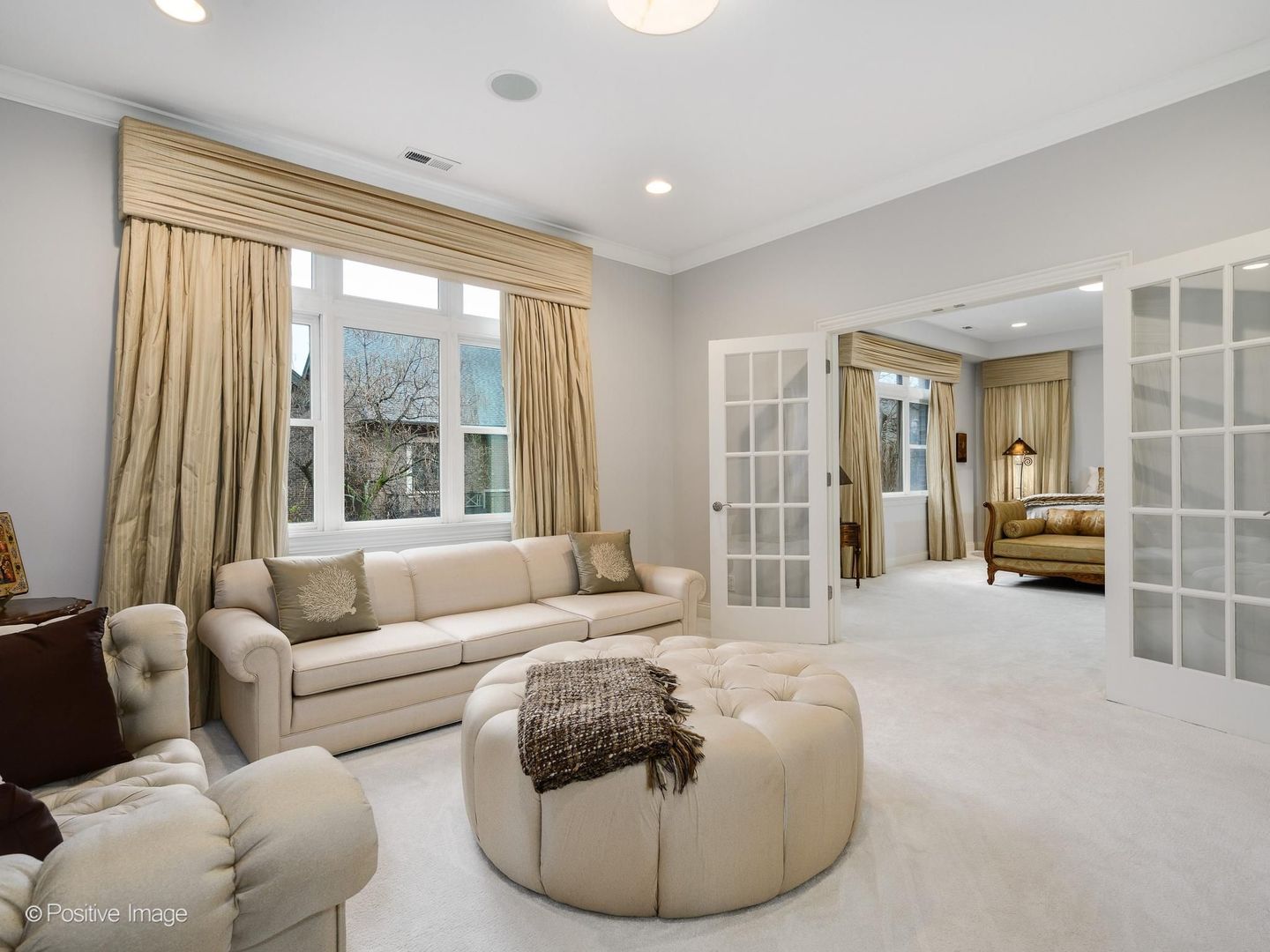 2664 North Hartland Court Chicago IL 60614