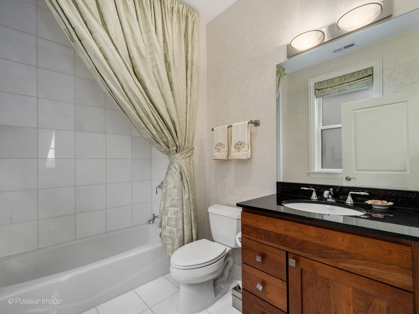 2664 North Hartland Court Chicago IL 60614