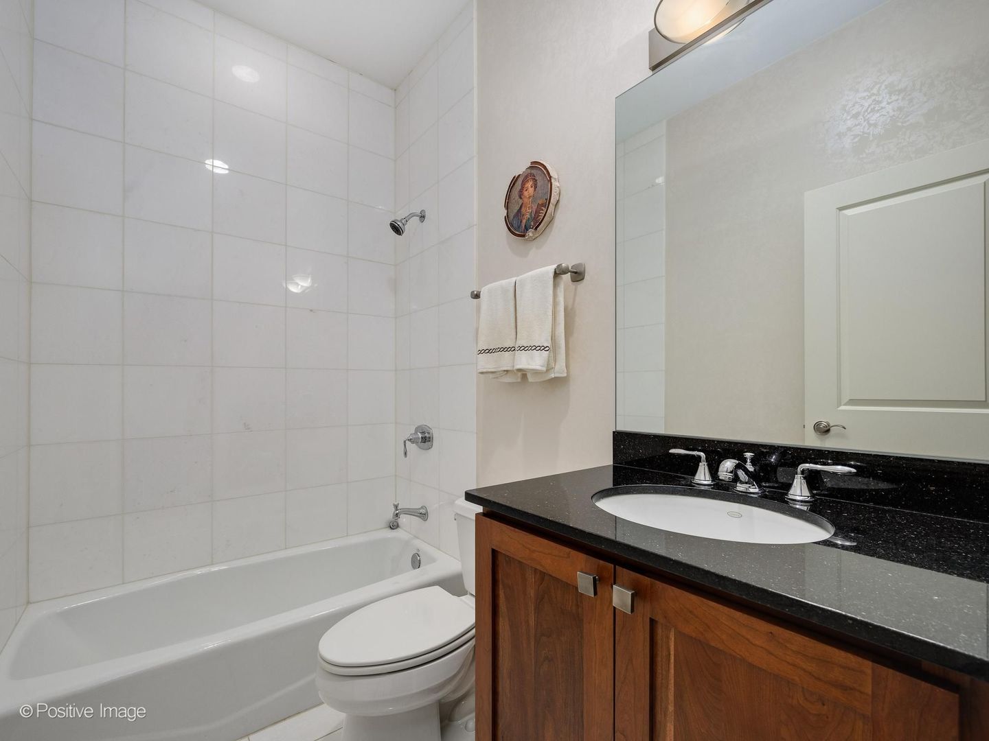 2664 North Hartland Court Chicago IL 60614