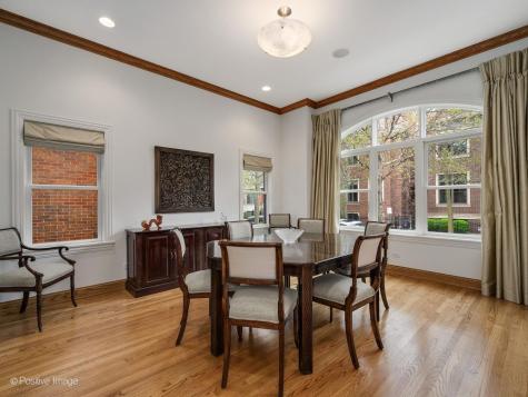 2664 North Hartland Court Chicago IL 60614