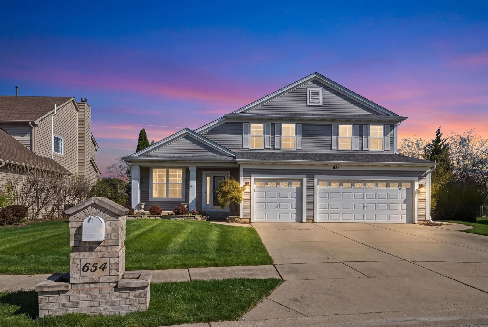 654 Easton Lane Elk Grove Village IL 60007
