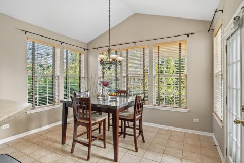 654 Easton Lane Elk Grove Village IL 60007