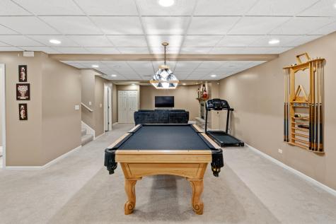 654 Easton Lane Elk Grove Village IL 60007