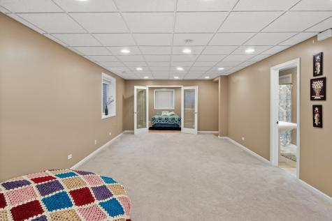 654 Easton Lane Elk Grove Village IL 60007