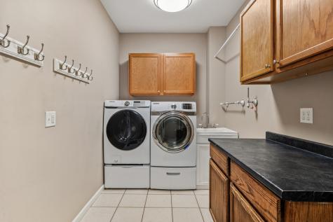 654 Easton Lane Elk Grove Village IL 60007