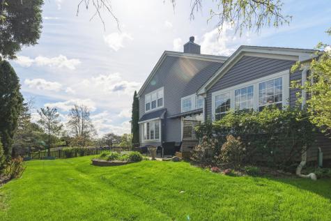 654 Easton Lane Elk Grove Village IL 60007
