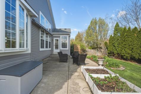 654 Easton Lane Elk Grove Village IL 60007