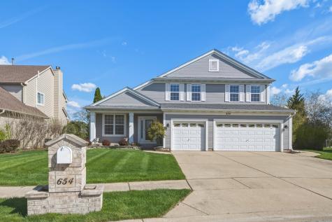 654 Easton Lane Elk Grove Village IL 60007