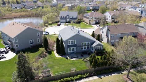 654 Easton Lane Elk Grove Village IL 60007