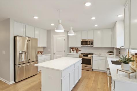 136 Piper Glen Avenue Oswego IL 60543
