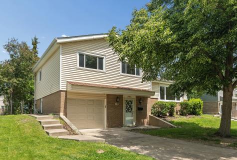 9018 Forest Lane E Hickory Hills IL 60457