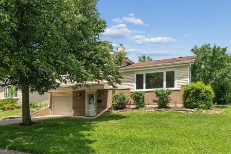9018 Forest Lane E Hickory Hills IL 60457