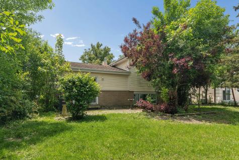 9018 Forest Lane E Hickory Hills IL 60457