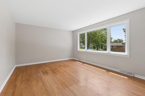 9018 Forest Lane E Hickory Hills IL 60457