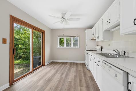 9018 Forest Lane E Hickory Hills IL 60457