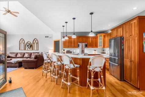 8N419 Sunny Hill Circle Elgin IL 60124