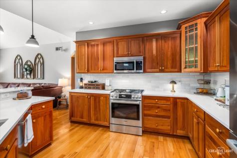 8N419 Sunny Hill Circle Elgin IL 60124