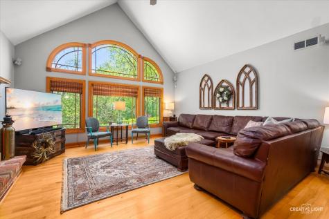 8N419 Sunny Hill Circle Elgin IL 60124