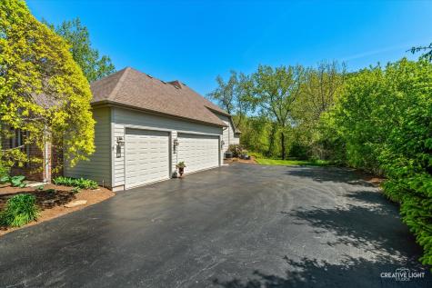 8N419 Sunny Hill Circle Elgin IL 60124