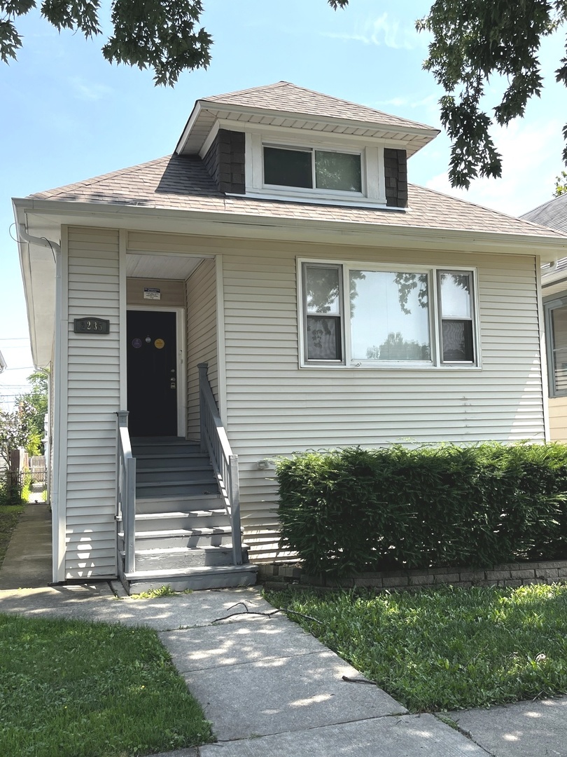 2235 Harvey Avenue Berwyn IL 60402