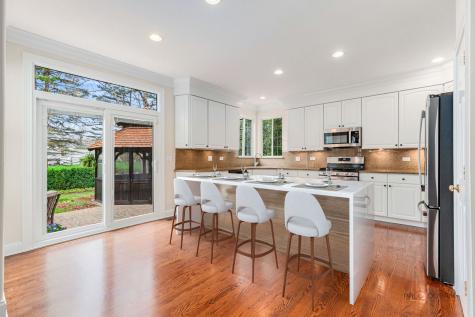 1133 Jessica Lane Libertyville IL 60048