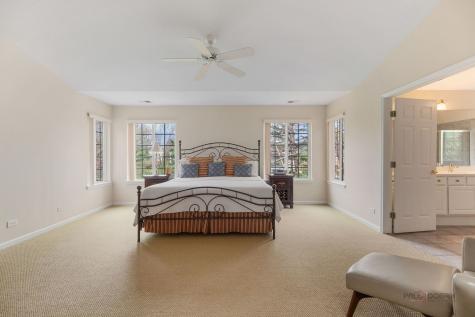 1133 Jessica Lane Libertyville IL 60048