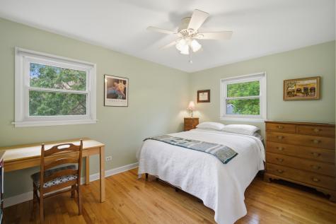 827 Liberty Bell Lane Libertyville IL 60048