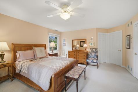 827 Liberty Bell Lane Libertyville IL 60048