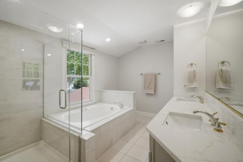 827 Liberty Bell Lane Libertyville IL 60048