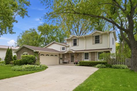 827 Liberty Bell Lane Libertyville IL 60048