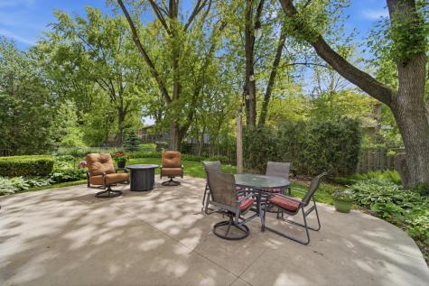 827 Liberty Bell Lane Libertyville IL 60048
