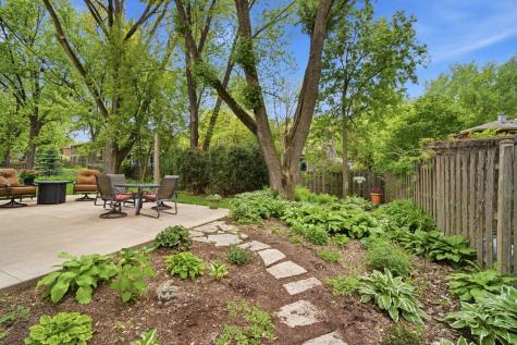 827 Liberty Bell Lane Libertyville IL 60048