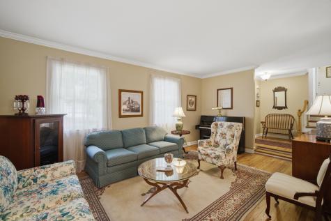827 Liberty Bell Lane Libertyville IL 60048
