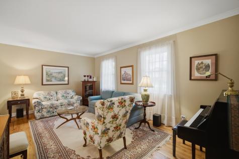 827 Liberty Bell Lane Libertyville IL 60048