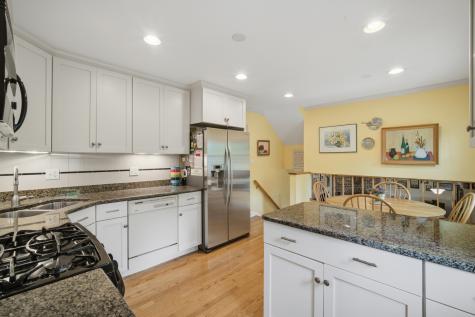 827 Liberty Bell Lane Libertyville IL 60048