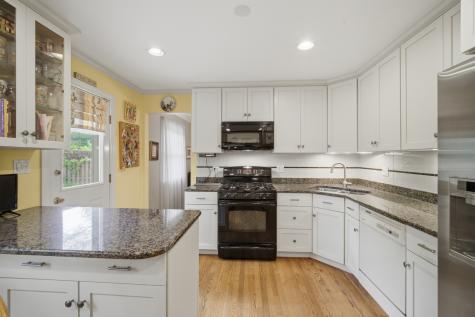827 Liberty Bell Lane Libertyville IL 60048